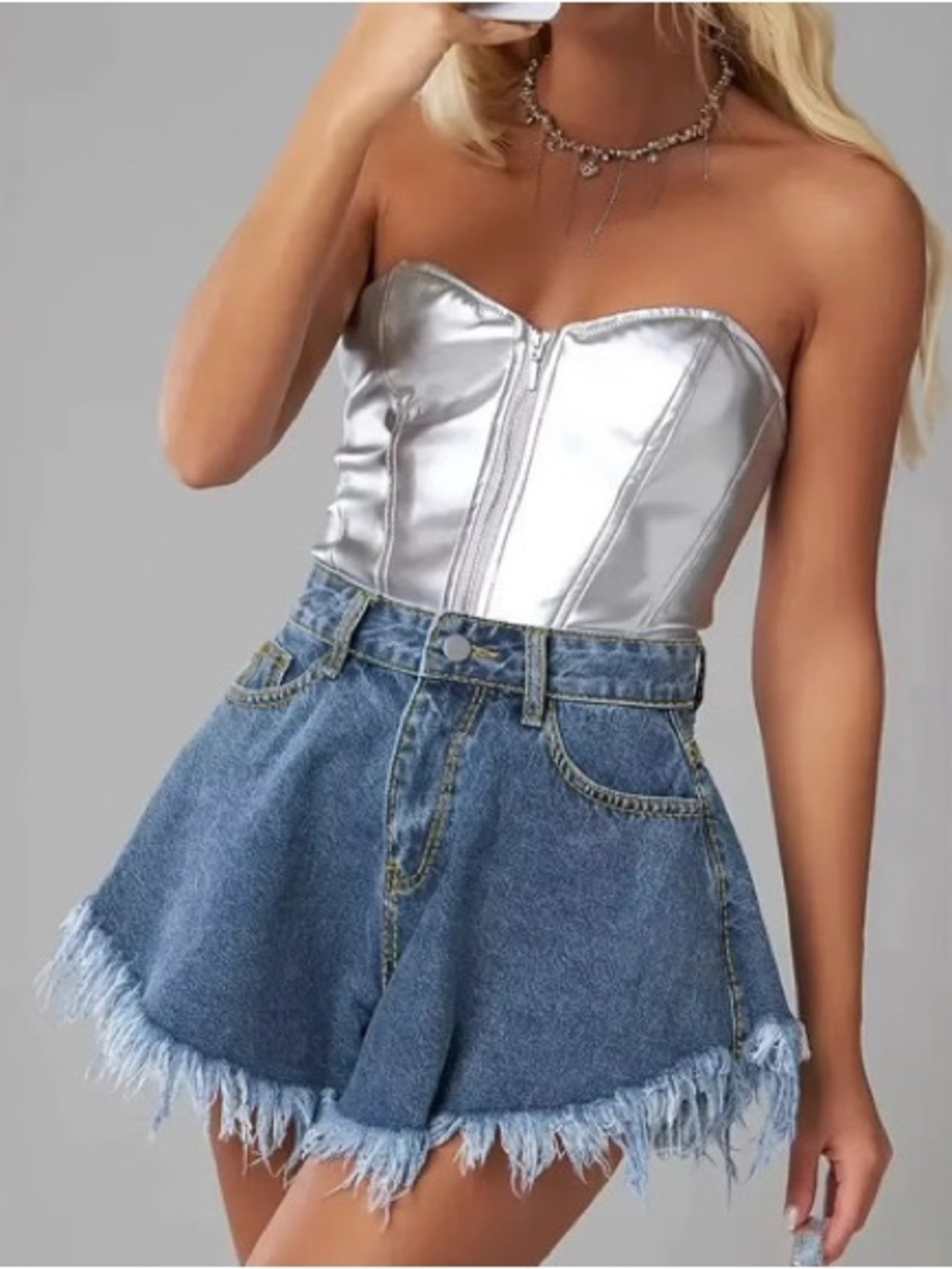 Frayed Hem High-Waist Denim Shorts - Blue